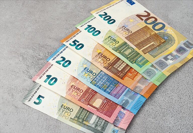  Euro Bills 